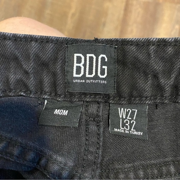 NWT Urban Outfitters BDG Mom High Waisted Tapered Black Jeans Size 27W 32L - Picture 7 of 11